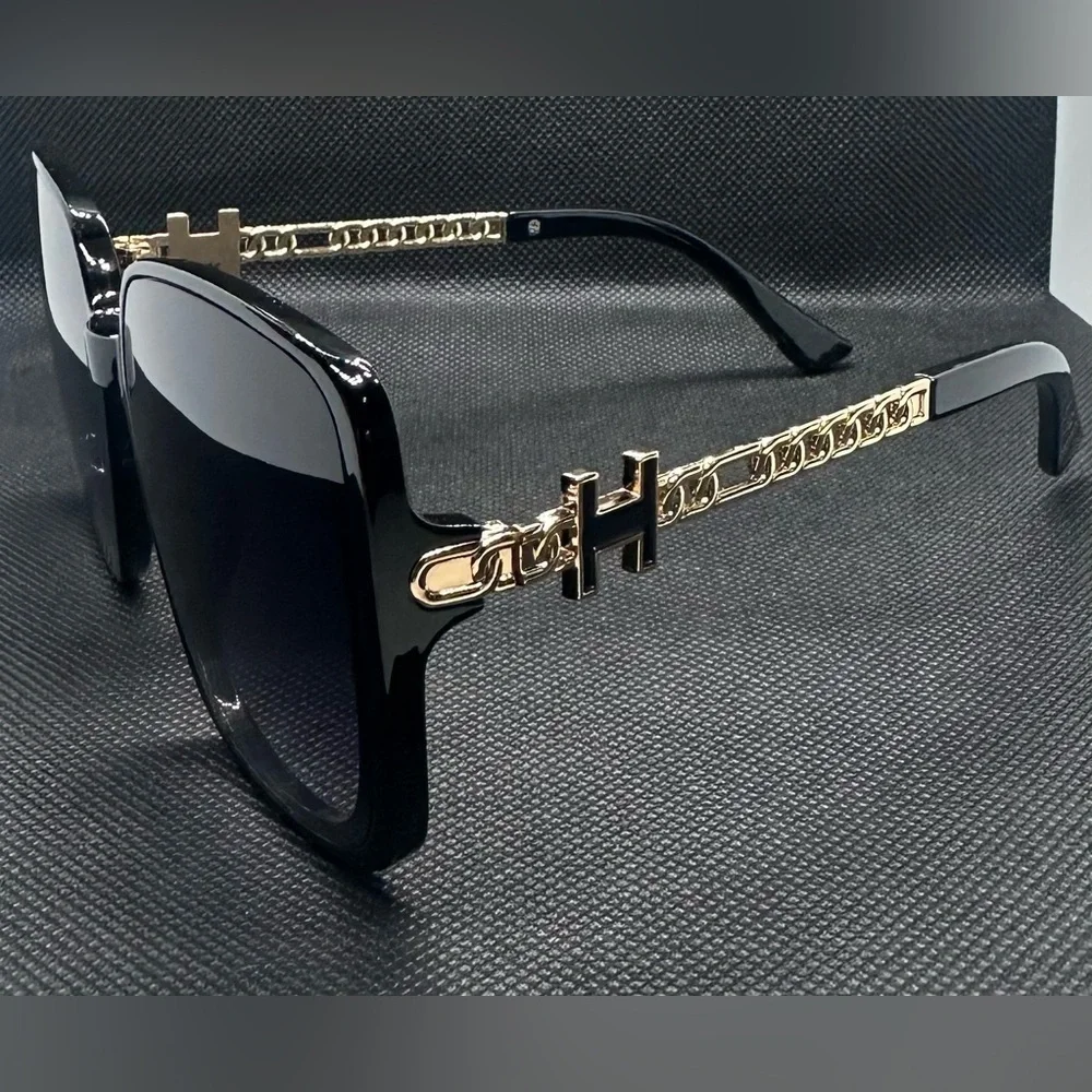 ✨🖤Chic Black Oversized Square Sunglasses w/ Gold Chain Detail | UV Protection✨